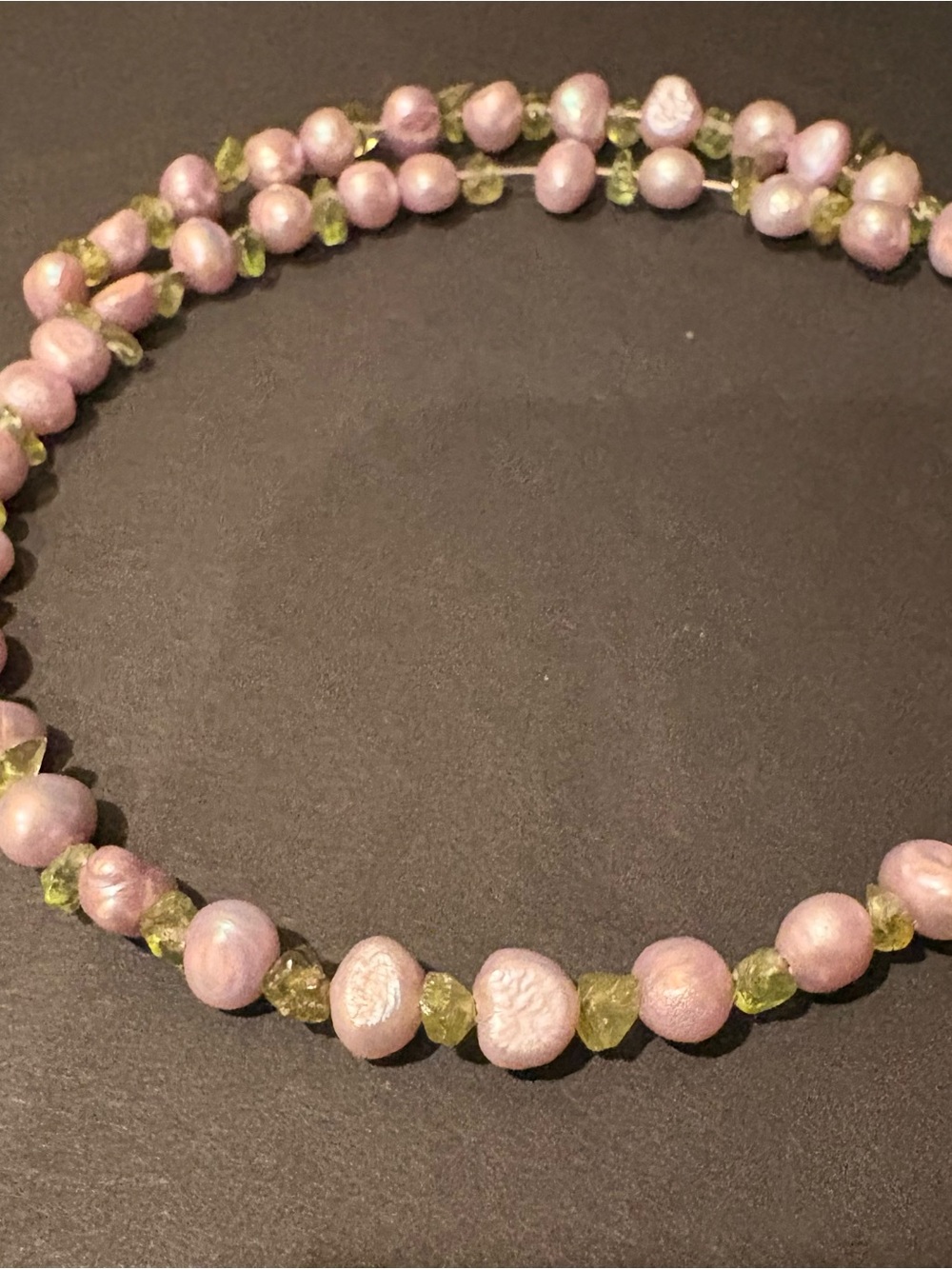 Choker Necklace Natural Pink Pearls with Green Peridot Spacers - Picture 4 of 4